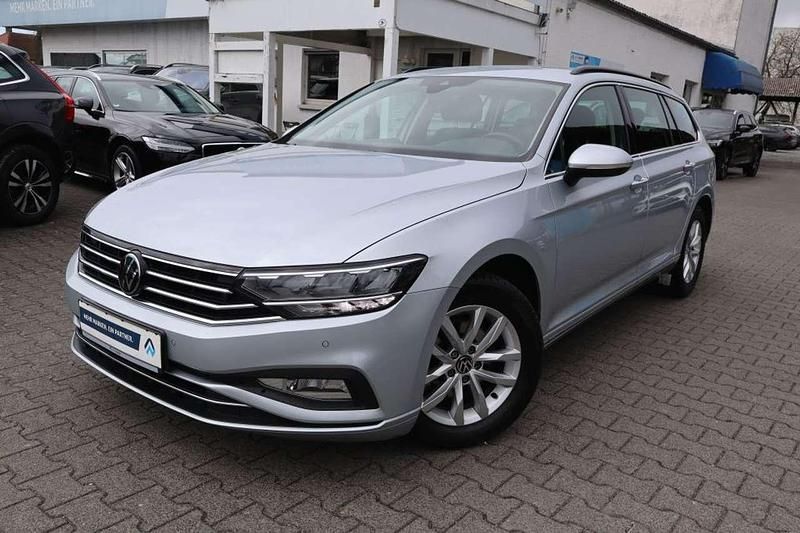 Gebraucht VW Passat Business 150 PS (110 kW) 2022 Scale silver metallic Kombi