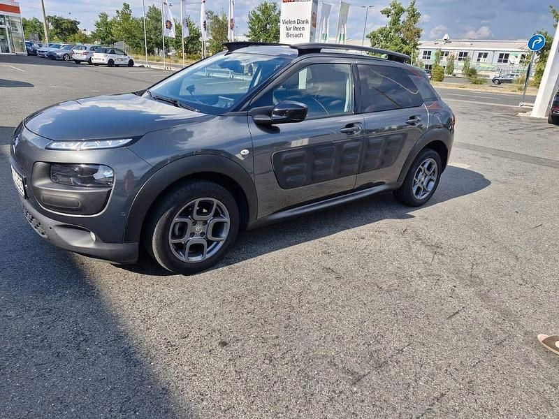 Grau Gebraucht 2016 Citroën C4 Limousine | 7.800 € (Fairer Preis) - Bild 1/4