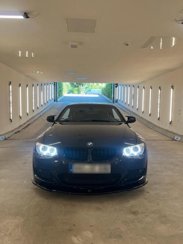 Schwarz Gebraucht 2010 BMW 330 Cabriolet M Performance Cabrio | 18.799 € (Teuer) - Bild 1/4