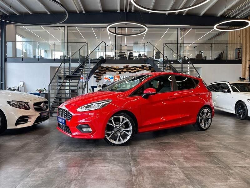 Rot Gebraucht 2018 Ford Fiesta ST-Line Kleinwagen | 10.599 € (Fairer Preis) - Bild 1/4