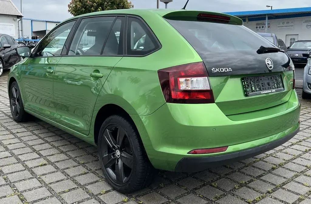 Gebraucht Skoda Rapid Ambition 125 PS (91 kW) 2017 Grün Kleinwagen