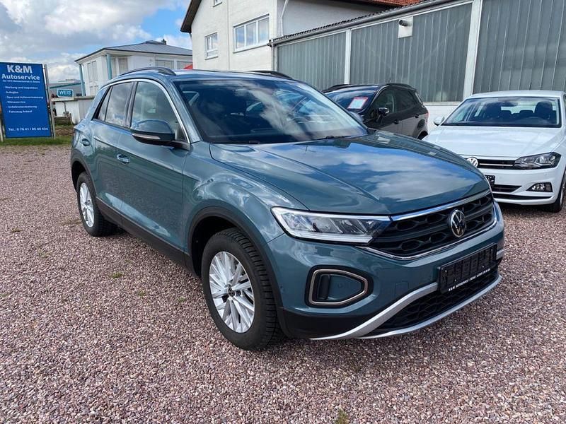 Gebraucht VW T-Roc Life 150 PS (110 kW) 2023 Blau SUV