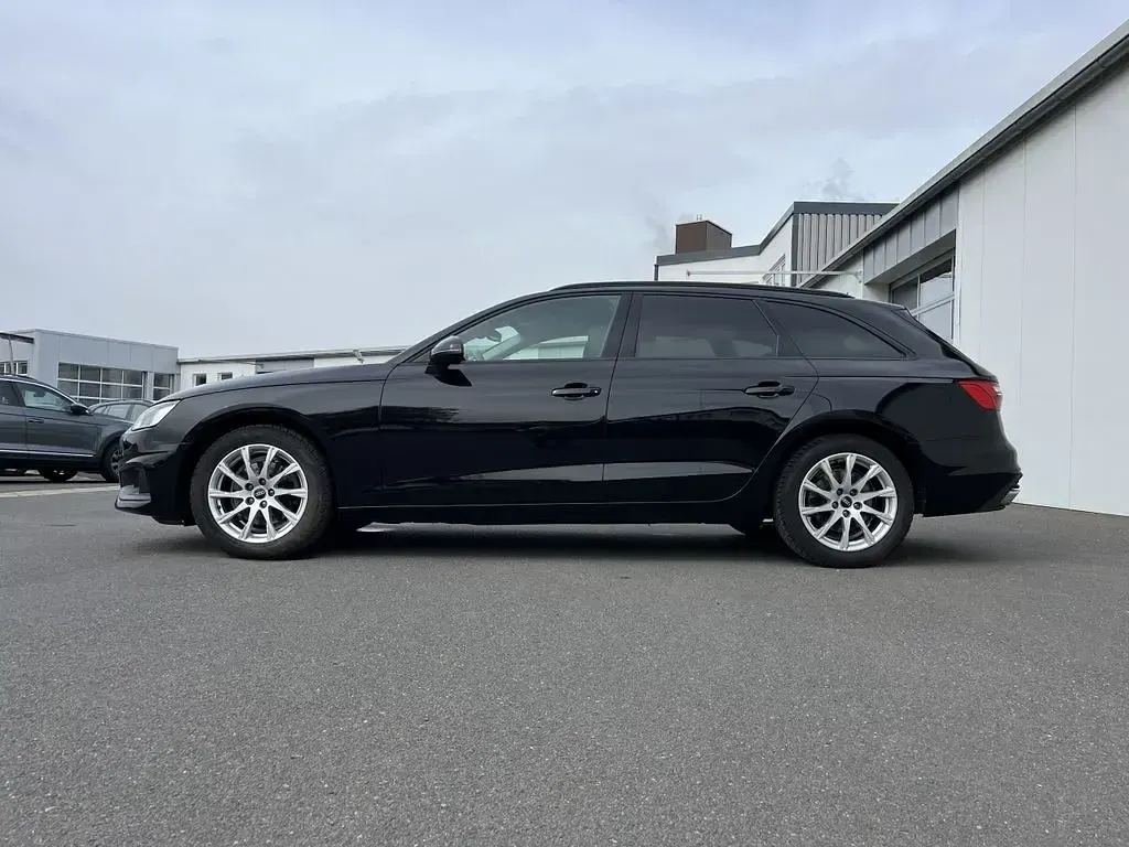Gebraucht Audi A4 150 PS (110 kW) 2022 Schwarz Kombi