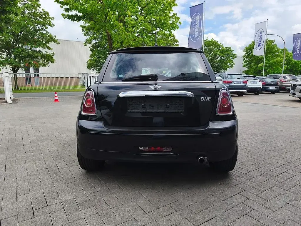 Gebraucht Mini ONE 98 PS (72 kW) 2011 Schwarz Kleinwagen