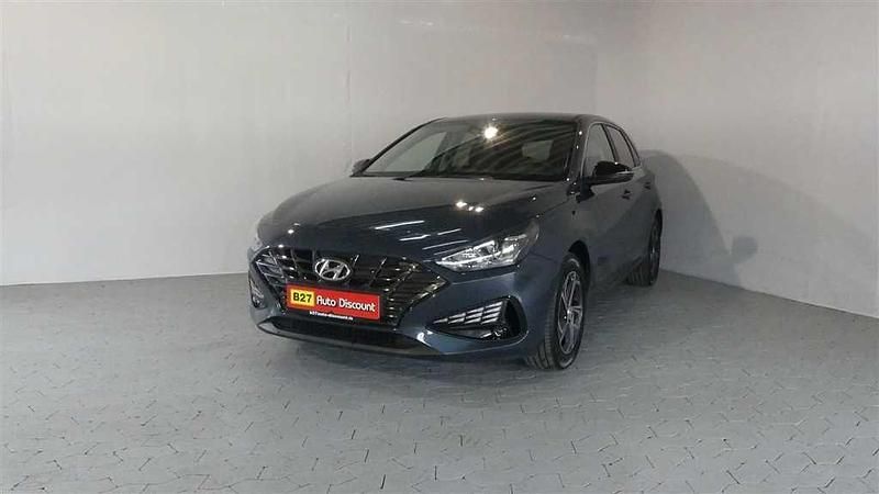Blau Gebraucht 2022 Hyundai i30 Limousine | 15.450 € (Guter Preis) - Bild 1/4