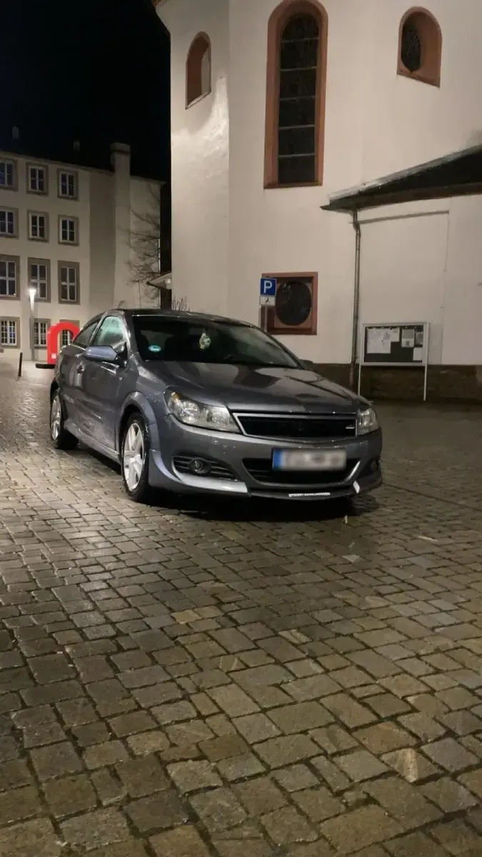 Second-hand Opel Astra 120 CP (88 kW) 2007 Gri Coupe