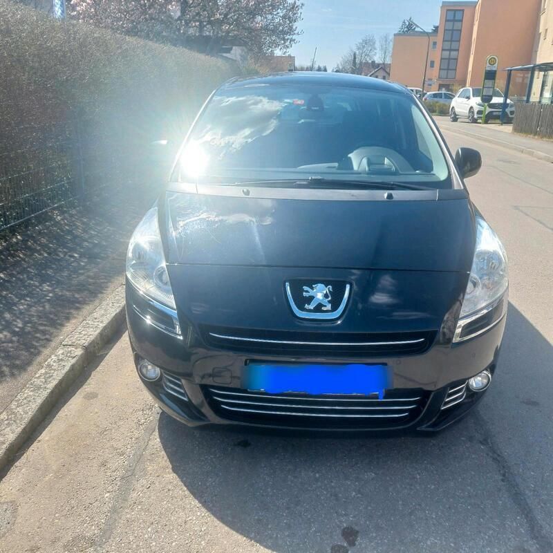 Schwarz Gebraucht 2011 Peugeot 5008 Family Van / Kleinbus | 2.400 € (Guter Preis) - Bild 1/4