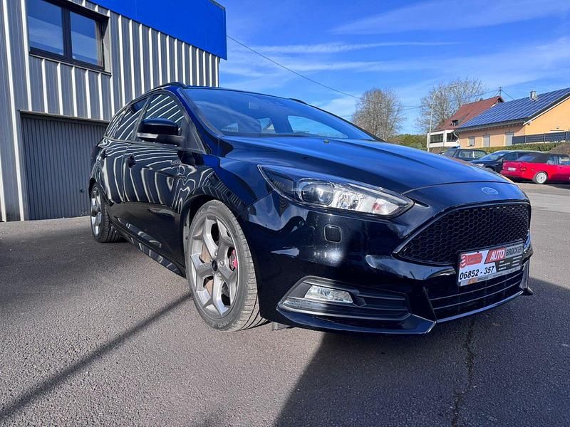 Gebraucht Ford Focus ST 250 PS (183 kW) 2018 Iridiumschwarz metallic Kombi