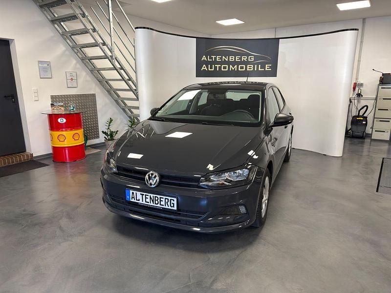 Gebraucht VW Polo Trendline 65 PS (47 kW) 2018 Grau Kleinwagen