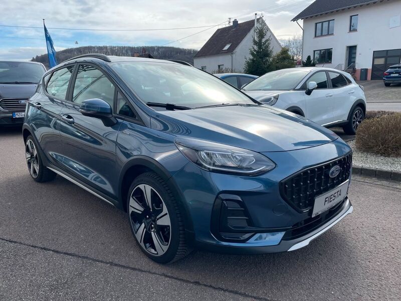 Gebraucht Ford Fiesta Active 125 PS (91 kW) 2022 Chromablau metallic (metallic) Kleinwagen