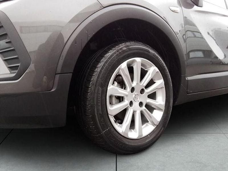 Gebraucht Opel Crossland X Elegance 110 PS (80 kW) 2022 Mondstein grau/e:vulkan grau (metallic) SUV