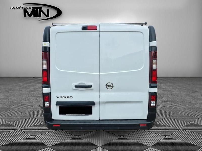 Gebraucht Opel Vivaro 95 PS (69 kW) 2018 Weiß Van / Kleinbus