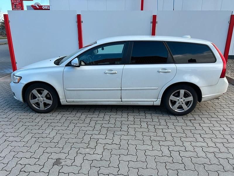 Gebraucht Volvo V50 150 PS (110 kW) 2012 Weiß Kombi