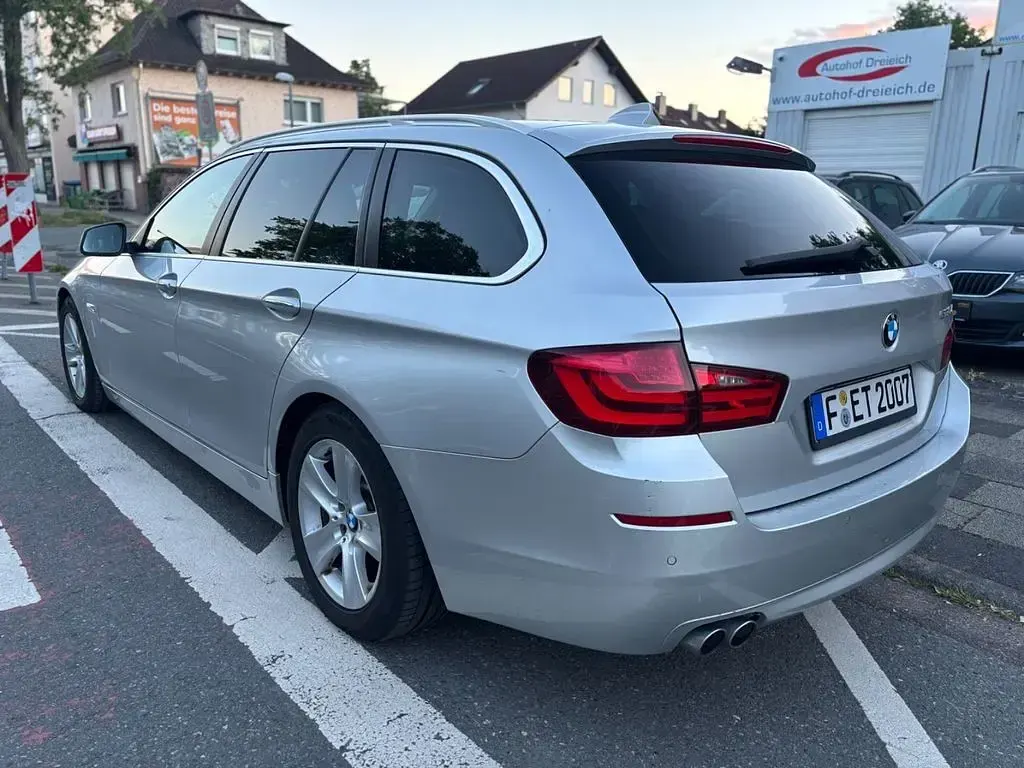 Gebraucht BMW 520 184 PS (135 kW) 2013 Silber Limousine