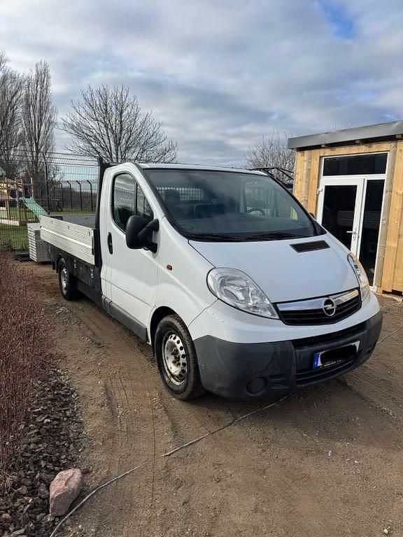 Gebraucht Opel Vivaro 145 PS (106 kW) 2010 Weiß Van / Kleinbus