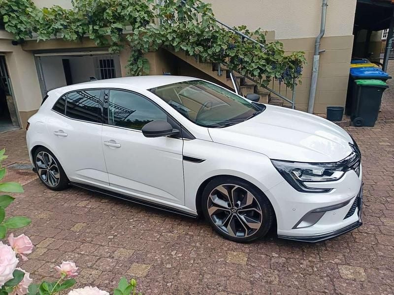Weiß Gebraucht 2019 Renault Mégane GT Line GT-Line Limousine | 10.000 € (Superpreis) - Bild 1/4