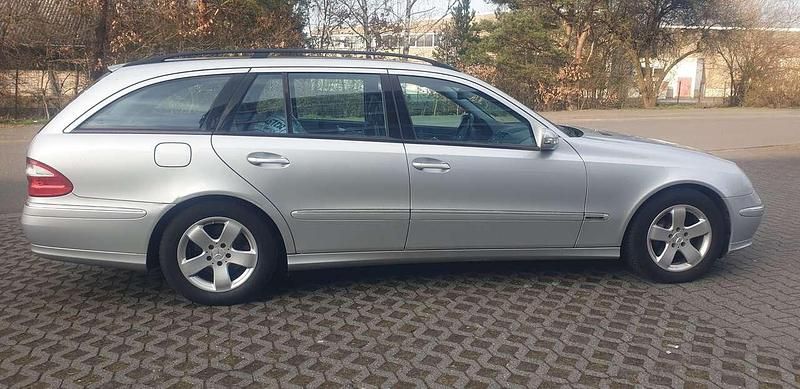 Gebraucht Mercedes E320 224 PS (164 kW) 2006 Iridiumsilber  metalliclack Kombi