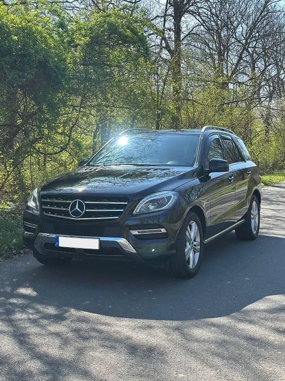 Gebraucht Mercedes ML250 204 PS (150 kW) 2013 Schwarz SUV