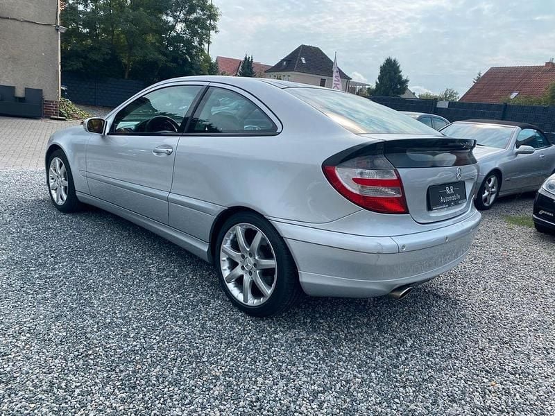 Gebraucht Mercedes C320 Sport 218 PS (160 kW) 2004 Silber Coupé