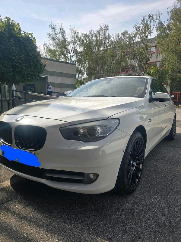 Weiß Gebraucht 2010 BMW 535 Limousine | 13.500 € (Fairer Preis) - Bild 1/4