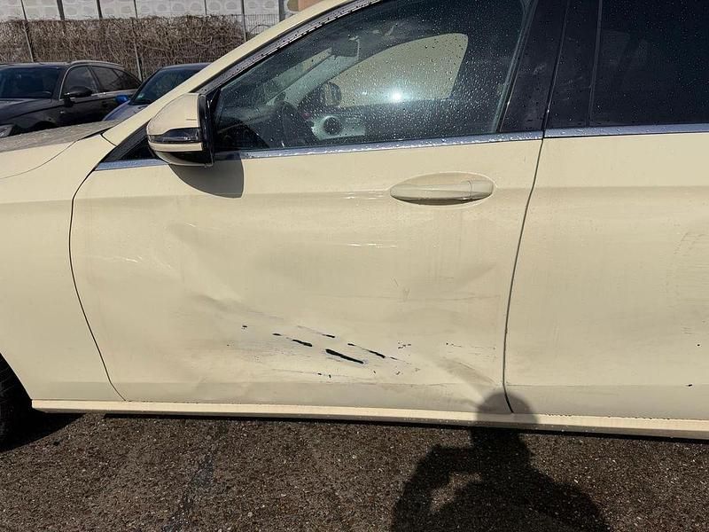 Gebraucht Mercedes E220 194 PS (142 kW) 2020 Beige Limousine