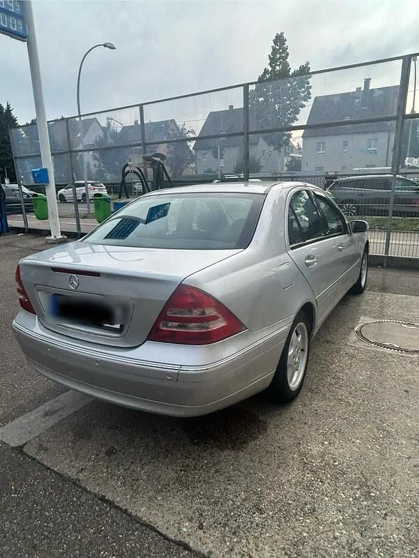 Silber Gebraucht 2000 Mercedes C240 Limousine | 3.350 € - Bild 1/4