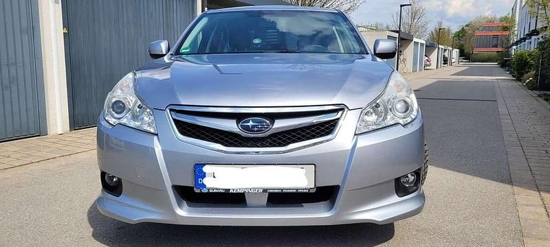Gebraucht Subaru Legacy Trend 150 PS (110 kW) 2011 Silber Limousine