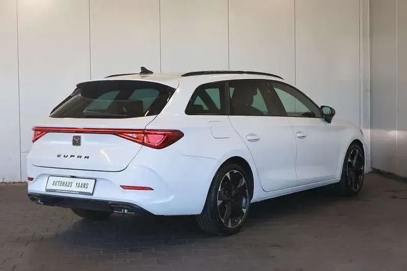 Gebraucht Cupra Leon 150 PS (110 kW) 2024 Weiß Kombi