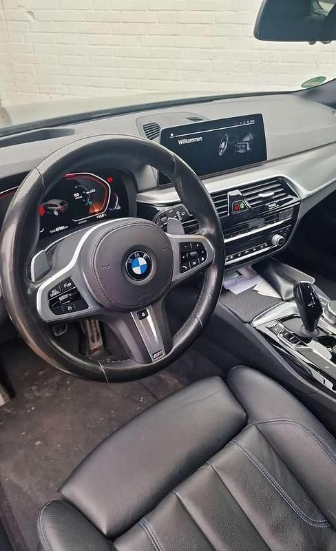 Gebraucht BMW 540 Sport Line 340 PS (250 kW) 2019 Schwarz Kombi