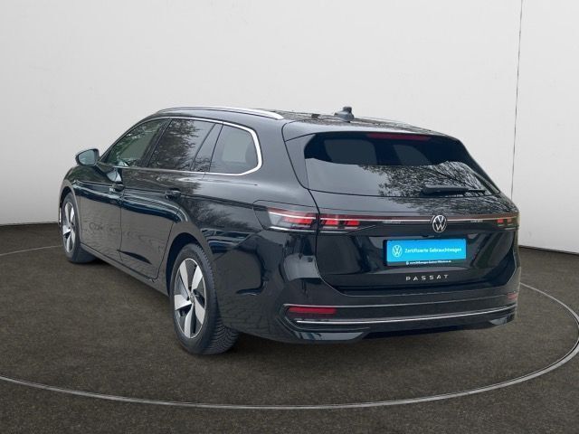 Gebraucht VW Passat Elegance 150 PS (110 kW) 2024 Grenadillschwarz metallic Kombi