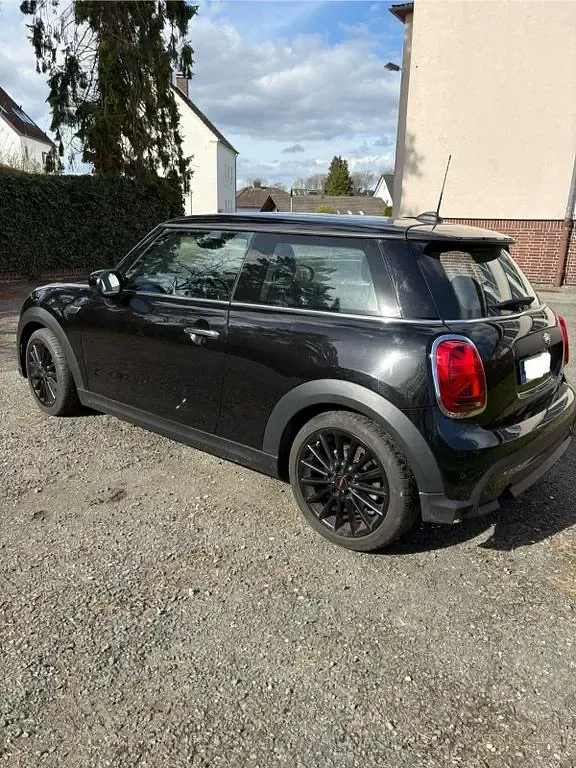 Gebraucht Mini ONE Classic 102 PS (75 kW) 2022 Schwarz Kleinwagen