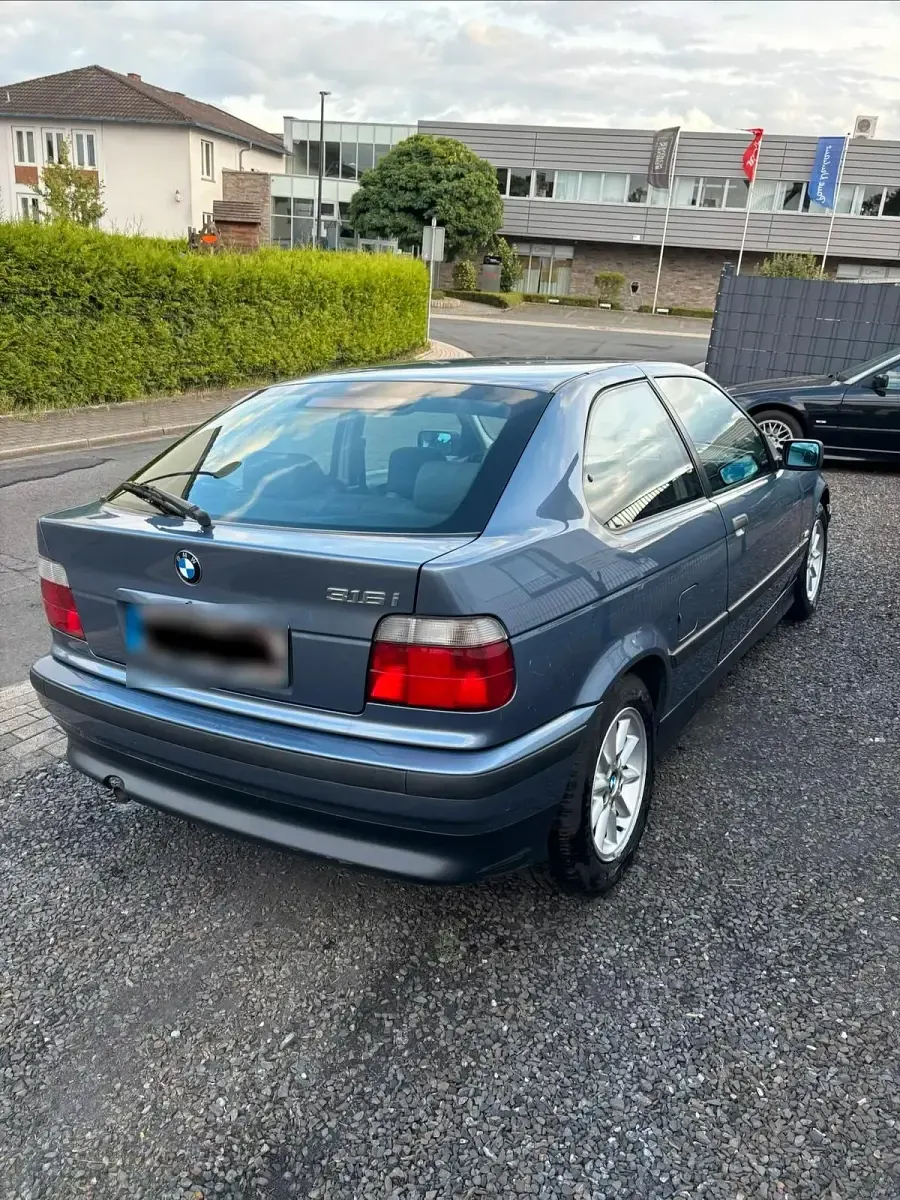Gebraucht BMW 316 Compact 105 PS (77 kW) 1999 Blau Kleinwagen