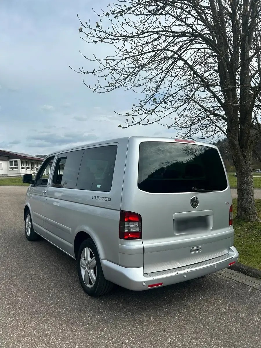 Gebraucht VW Multivan United 131 PS (96 kW) 2009 Silber Van / Kleinbus