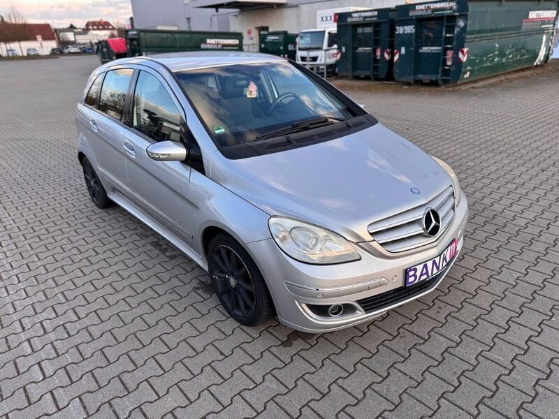Silber Gebraucht 2008 Mercedes B180 Van / Kleinbus | 5.999 € (Etwas zu teuer) - Bild 1/4
