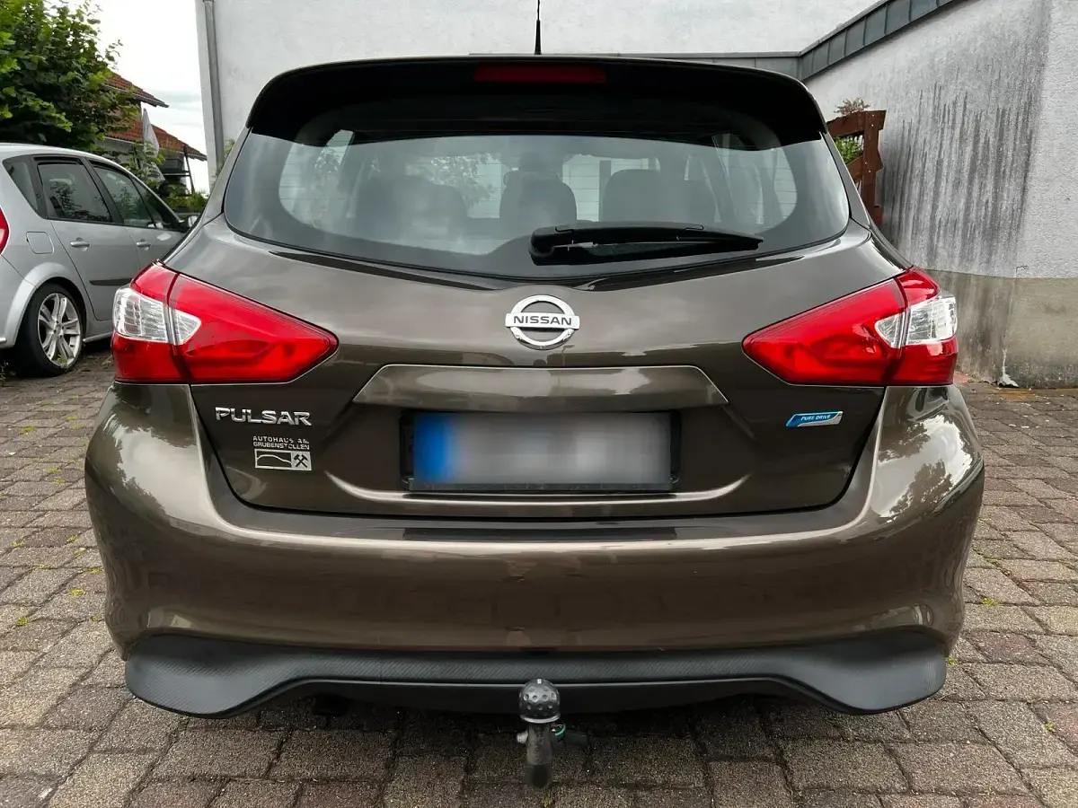 Gebraucht Nissan Pulsar 110 PS (80 kW) 2014 Braun Kleinwagen