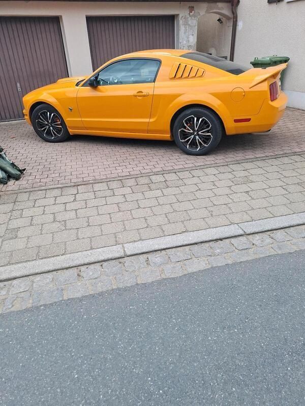 Orange Gebraucht 2007 Ford Mustang GT Coupé | 10.000 € - Bild 1/4