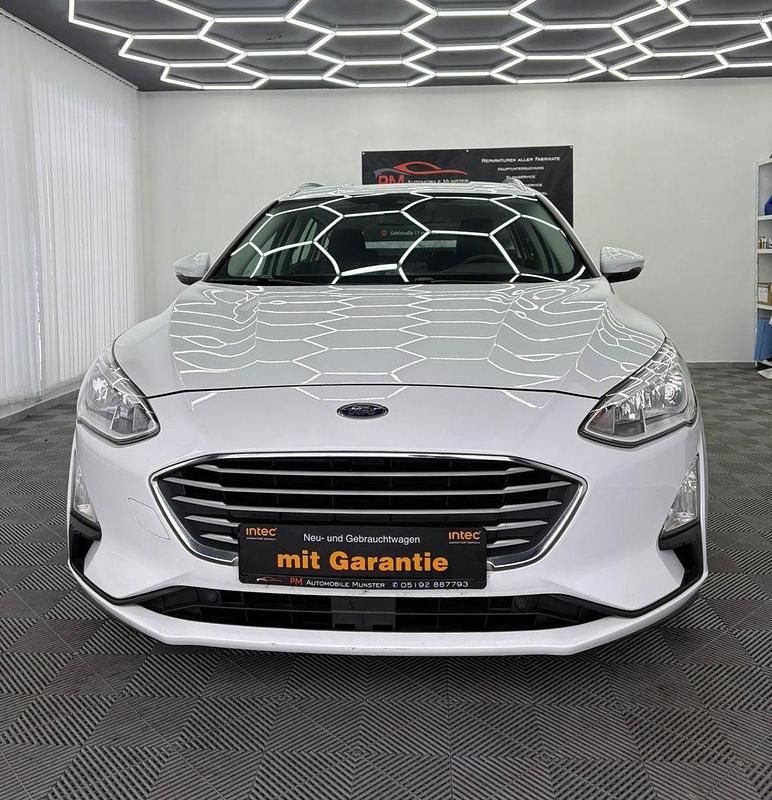 Gebraucht Ford Focus Cool & Connect 125 PS (91 kW) 2019 Weiß Kombi