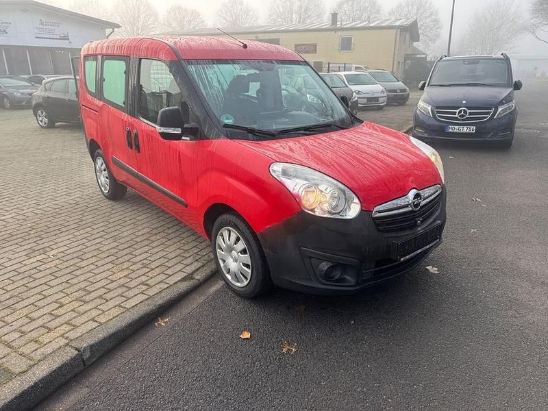 Rot Gebraucht 2013 Opel Combo Selection Van / Kleinbus | 6.480 € (Fairer Preis) - Bild 1/4
