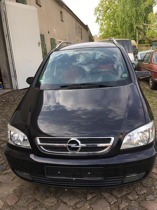 Schwarz Gebraucht 2005 Opel Zafira Van / Kleinbus | 2.750 € (Fairer Preis) - Bild 1/4