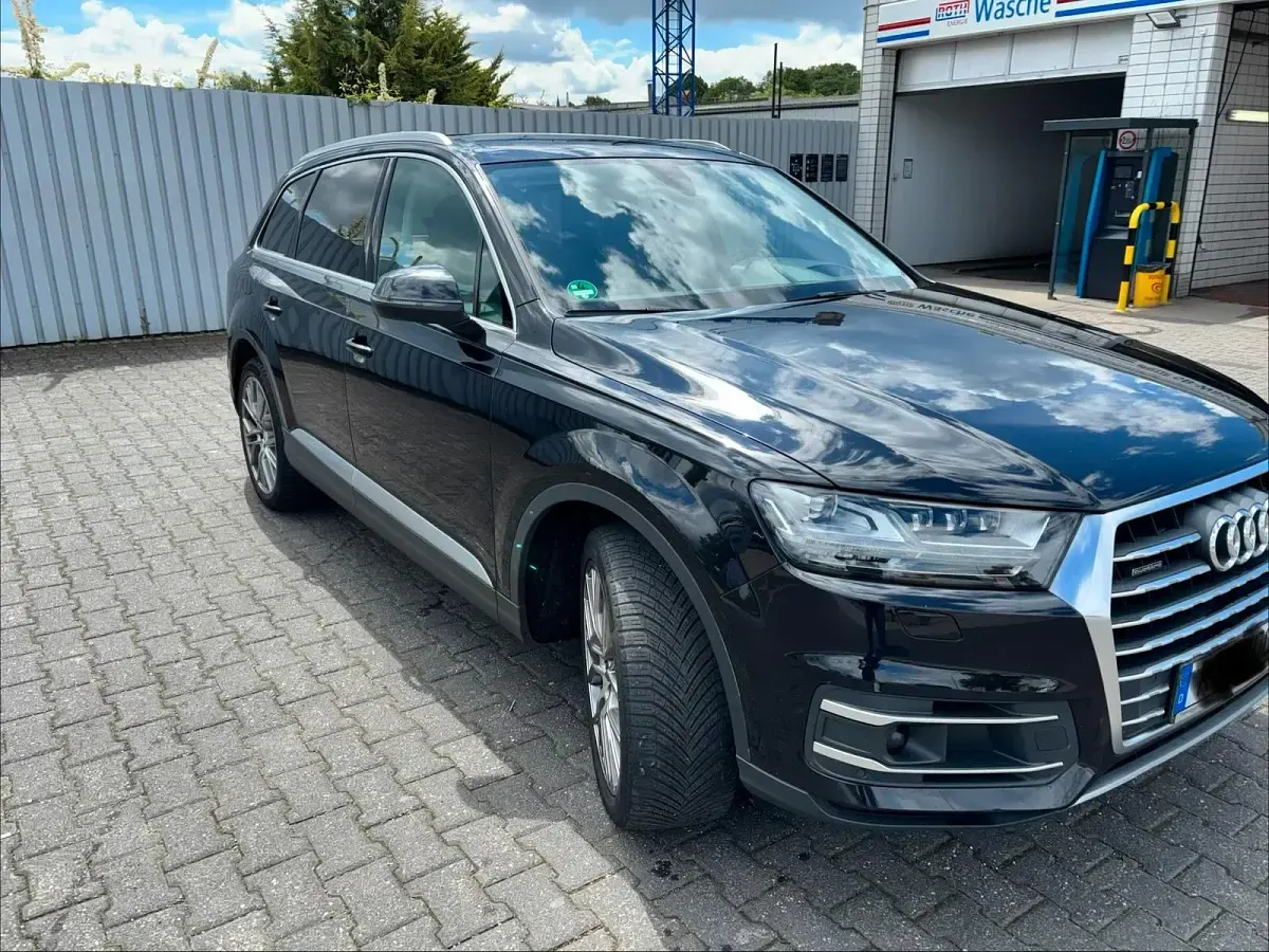 Używany Audi Q7 Design 272 KM (200 kW) 2016 Czarny SUV