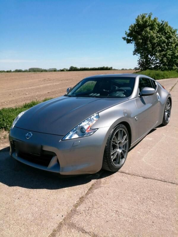 Grau Gebraucht 2011 Nissan 370Z Coupé | 14.000 € (Superpreis) - Bild 1/4