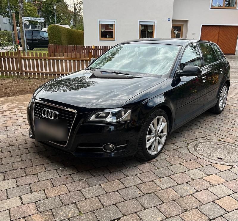 Schwarz Gebraucht 2011 Audi A3 Sportback Ambition Kleinwagen | 5.200 € (Guter Preis) - Bild 1/4