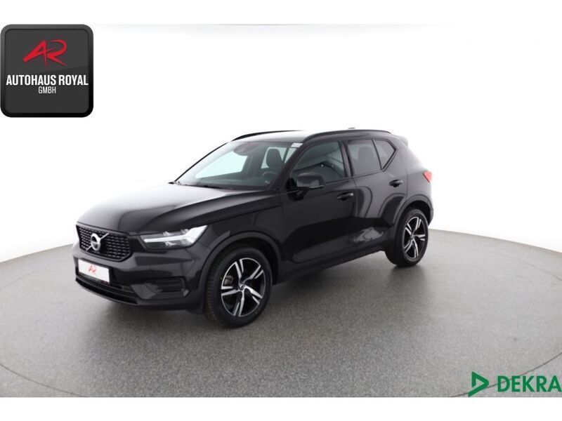 Schwarz (metallic) Gebraucht 2020 Volvo XC40 R-Design SUV | 29.639 € (Fairer Preis) - Bild 1/4