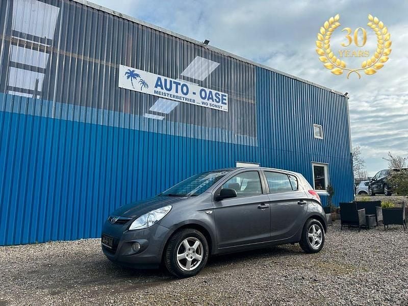 Gebraucht Hyundai i20 Classic 86 PS (63 kW) 2011 Grau Kleinwagen