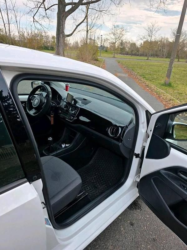 Second-hand VW up! 69 CP (50 kW) 2013 Alb Hatchback