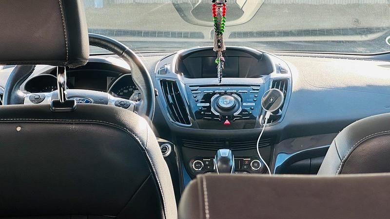 Gebraucht Ford Kuga 163 PS (119 kW) 2013 Grau SUV