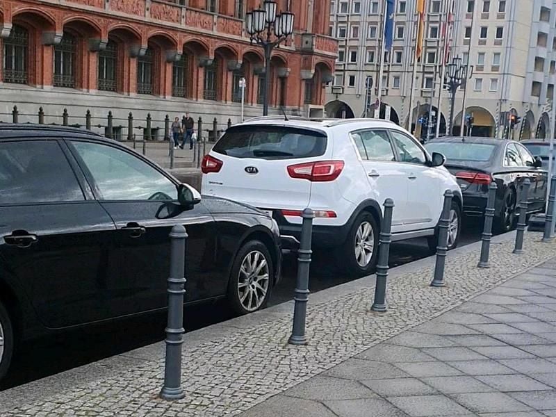 Weiß Gebraucht 2012 Kia Sportage SUV | 8.700 € (Guter Preis) - Bild 1/4