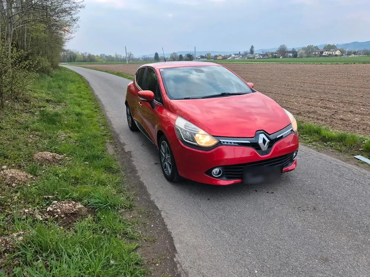Gebraucht Renault Clio IV 90 PS (66 kW) 2015 Rot Kleinwagen