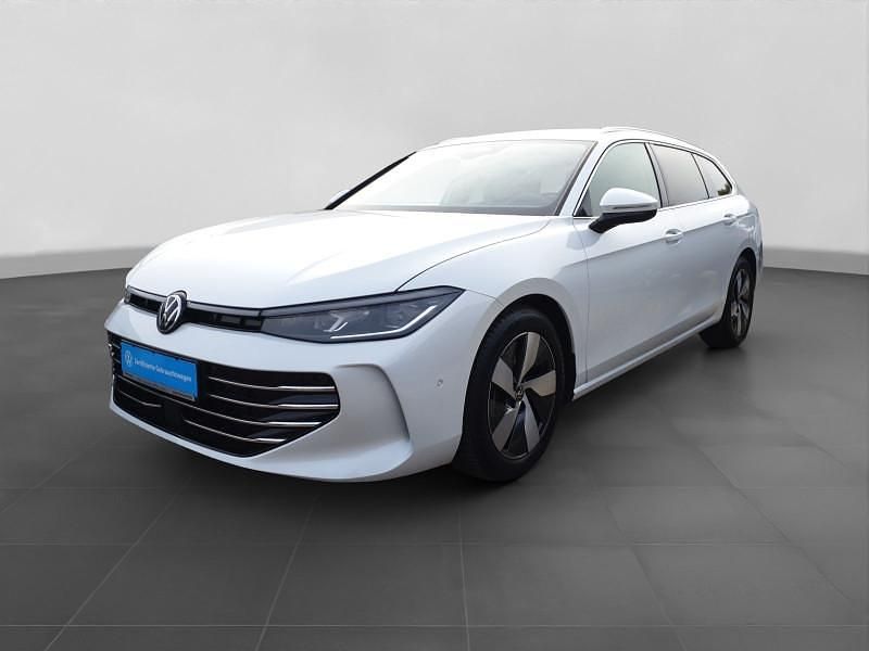 Gebraucht VW Passat Elegance 150 PS (110 kW) 2025 Weiß Kombi