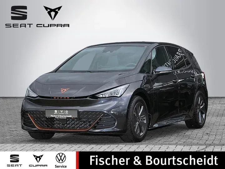 Grau / quasar grau Gebraucht 2022 Cupra Born Kleinwagen | 28.680 € (Etwas zu teuer) - Bild 1/4